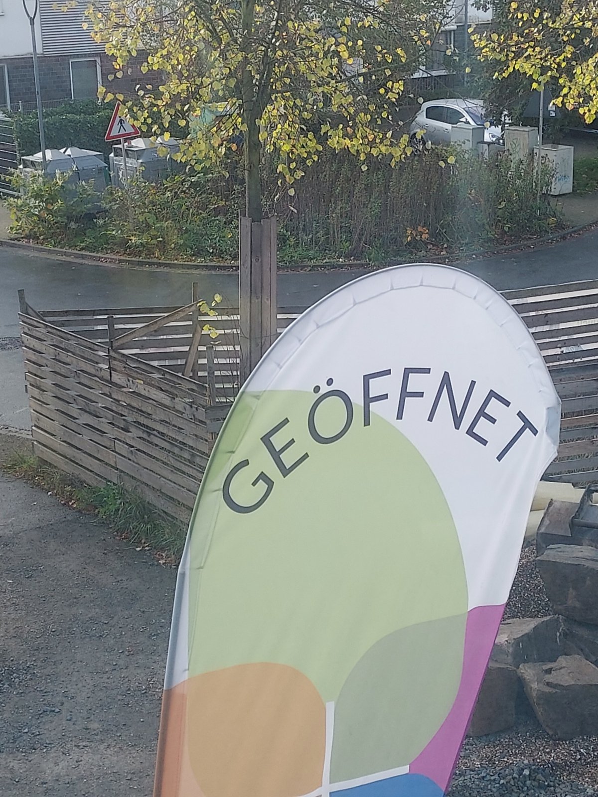 geöffnet